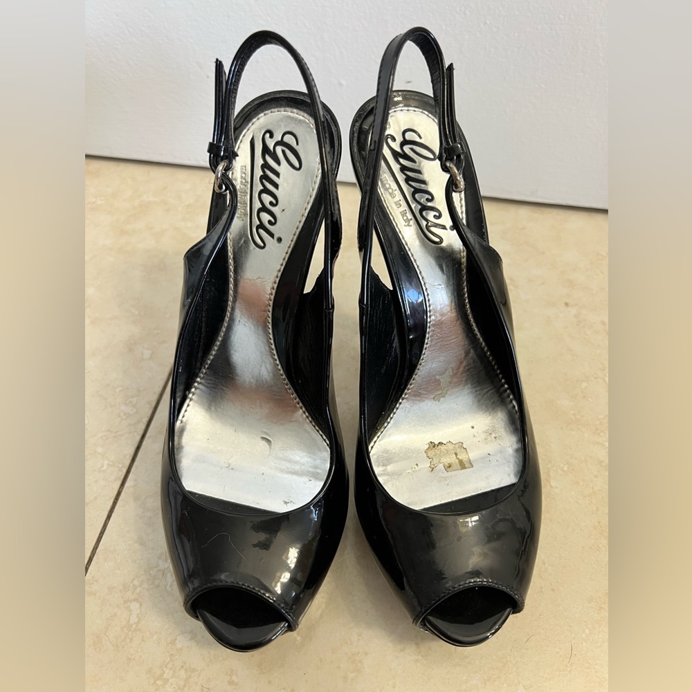 Gucci peep toe black hills